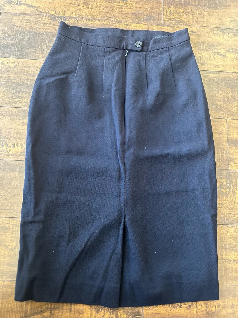 Vintage 🗝️ Burberry Black Pencil Skirt